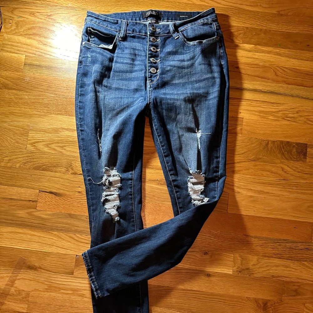 Judy Blue Distressed jeans